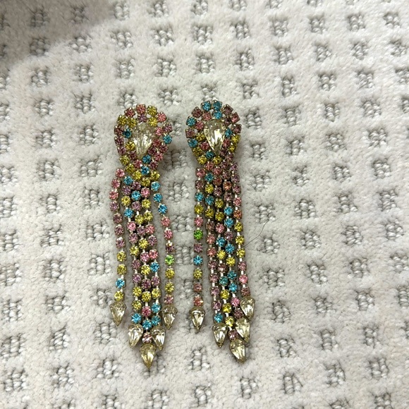 Jewelry - Vintage pastel diamond earrings !
